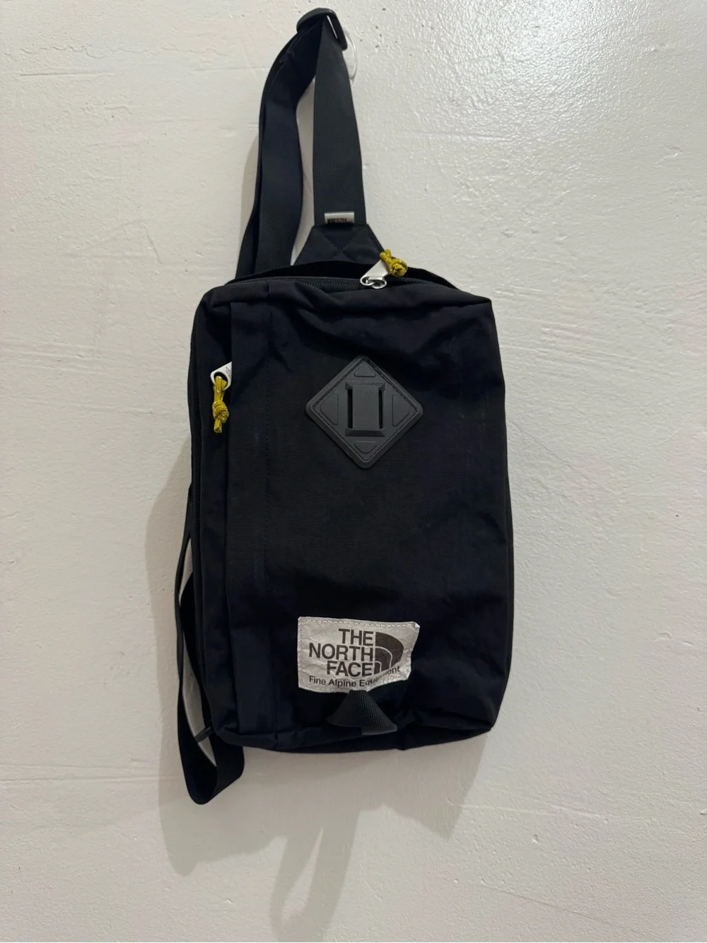 The North Face Berkeley Field Bag - Black Crossbody Sling